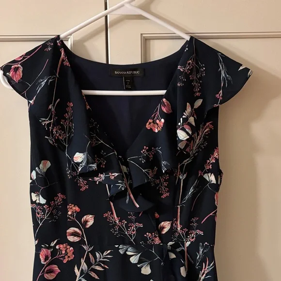 Banana Republic Navy Floral High- Low Dress Size 2P - Picture 3 of 8
